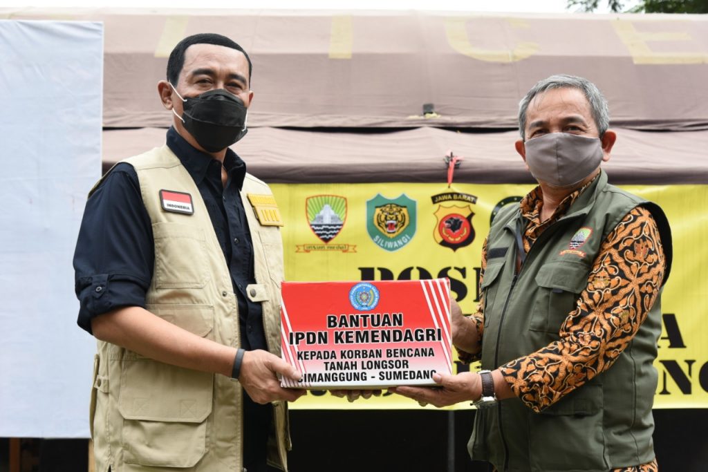 IPDN, ipdn, Rektor IPDN Terjun Langsung ke Lokasi Bencana Longsor Sumedang