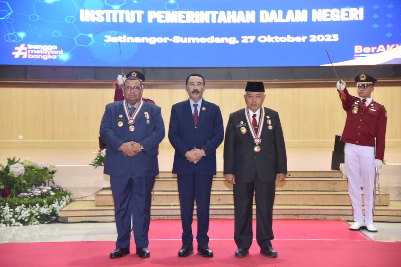 IPDN, ipdn, IPDN Anugerahkan Tanda Kartika Pamong Praja dan Alumni Kehormatan kepada Pejabat Gubernur Papua Barat Daya dan Bupati Malang
