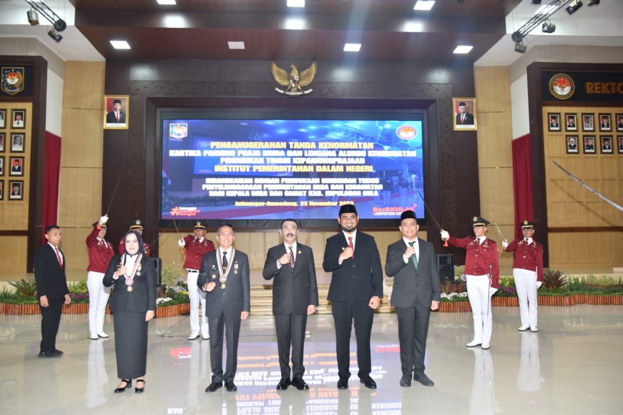 IPDN, ipdn, IPDN anugerahkan Kartika Pamong Praja Muda dan Lencana Alumni Kehormatan kepada tiga pemimpin daerah